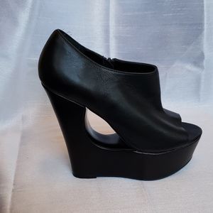 Steve Madden Black Leather Platform Wedges